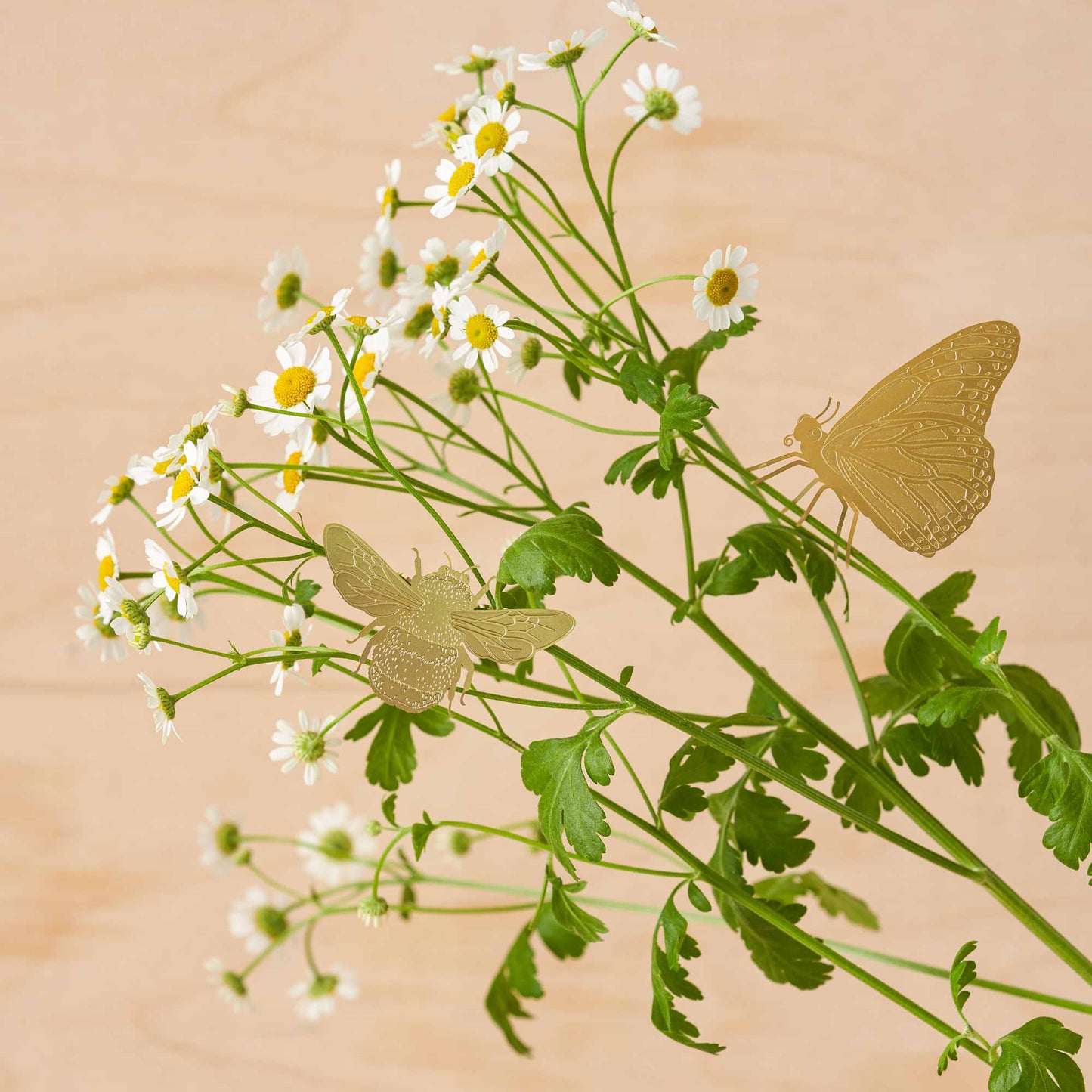 BUMBLEBEE PLANT DECORATION