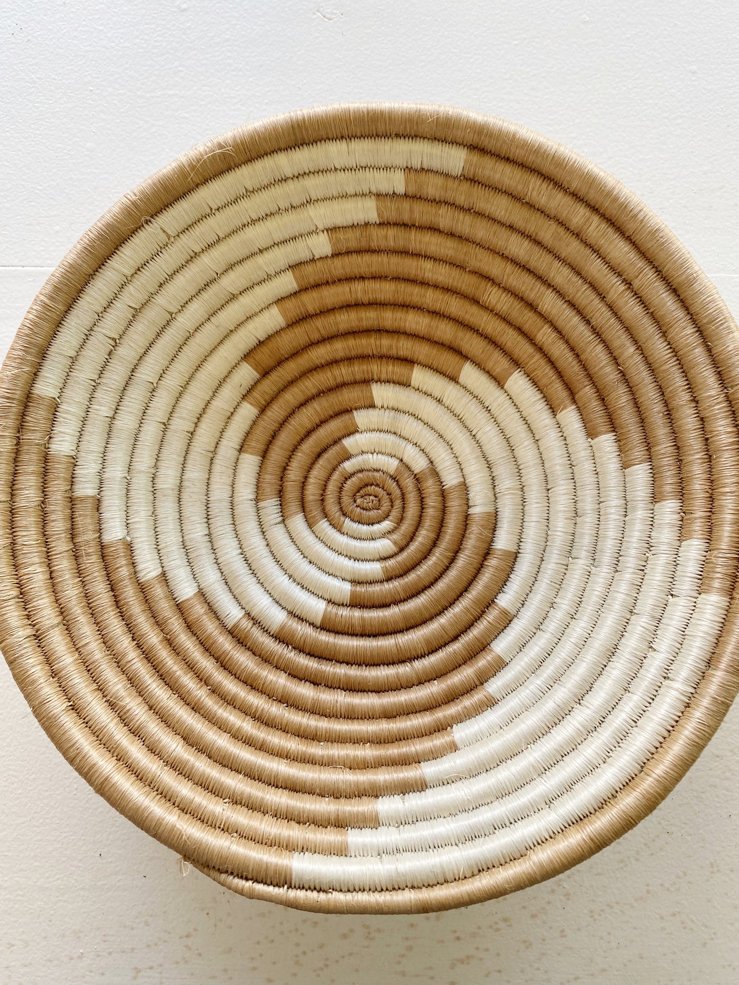 TAN + WHITE SWIRL MEDIUM BASKET