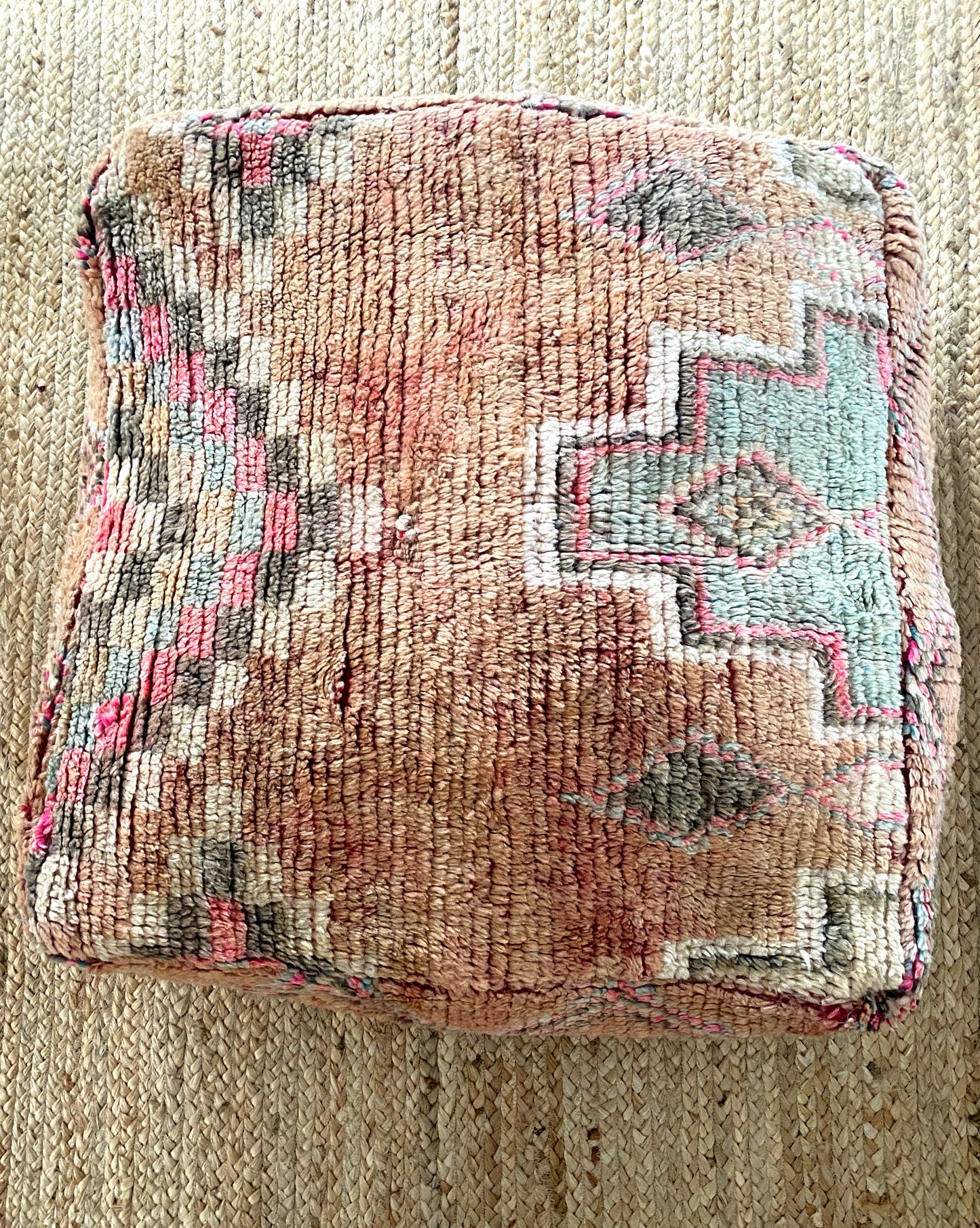 MOROCCAN KILIM FLOOR POUF IN PEACH