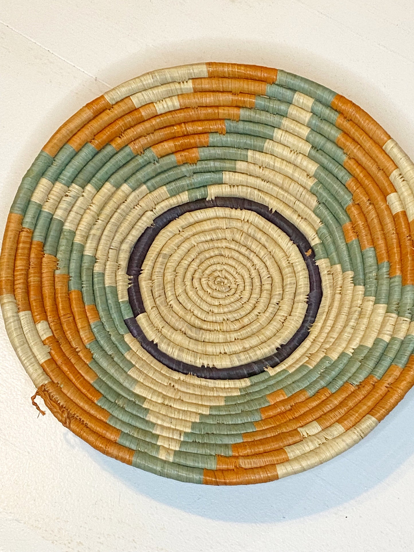 MULTI-COLORED MEDIUM WOVEN BASKET