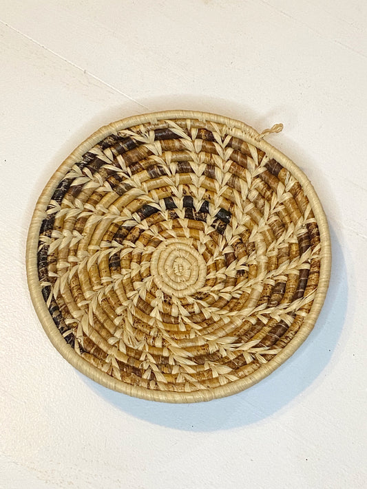 NATURAL WOVEN SMALL BASKET